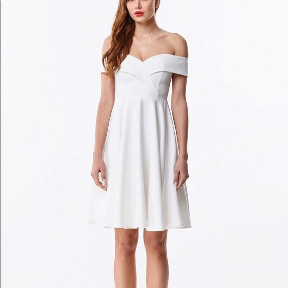 ๐ NWT ๐ STUNNING STYLE - TOP QUALITY DRESS - Picture 2 of 2